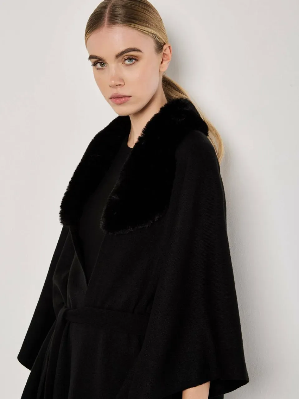 Apricot Pullover & Strickjacken<Damen Strickjacke schwarz uni