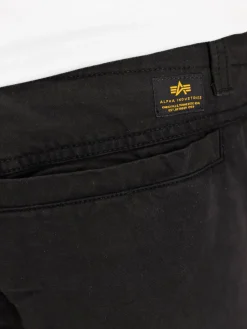 Herren Alpha Industries Hosen><noscript><img width=